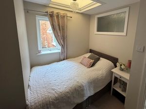 Bed 3- click for photo gallery